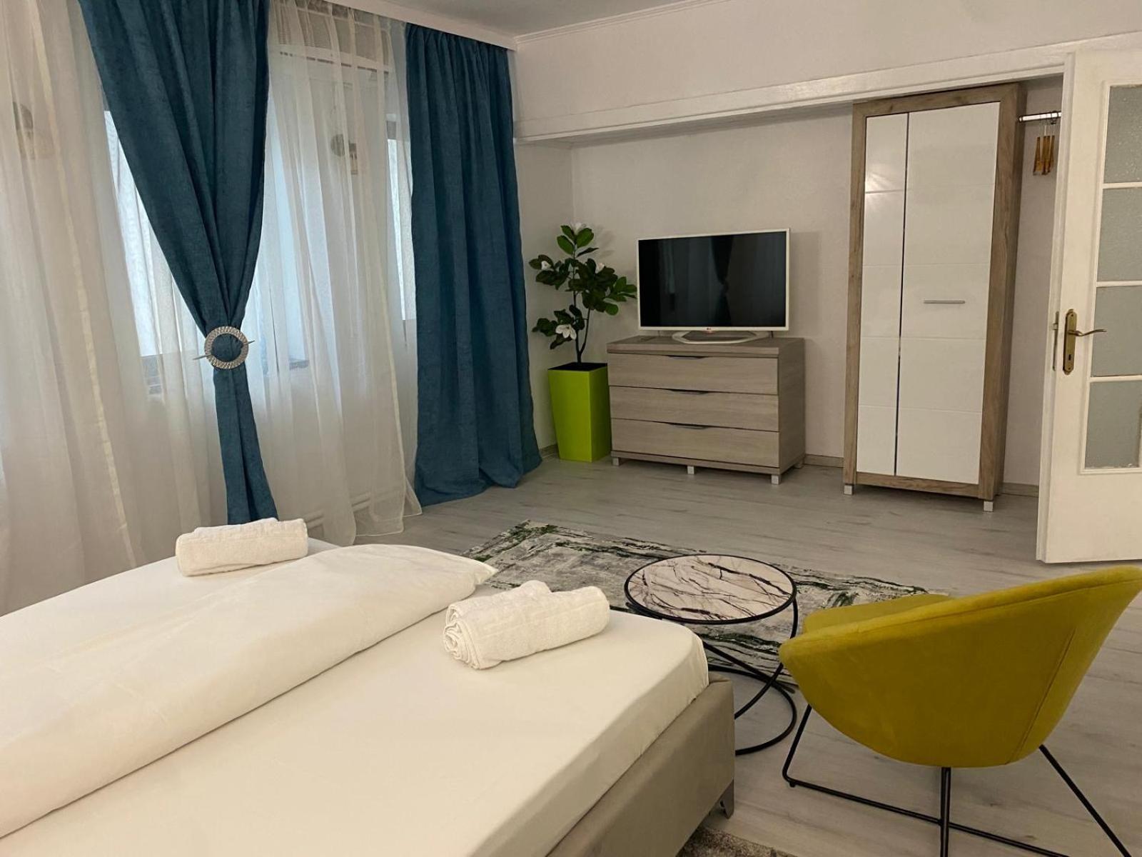 Hotel Green House クラヨーヴァ エクステリア 写真